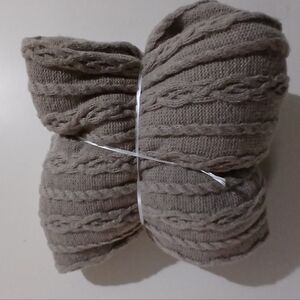 Chunky Knit  Valentina Throw Blanket  in Taupe  Twin